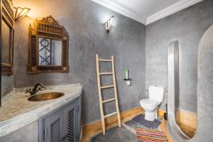 En-suite bathroom